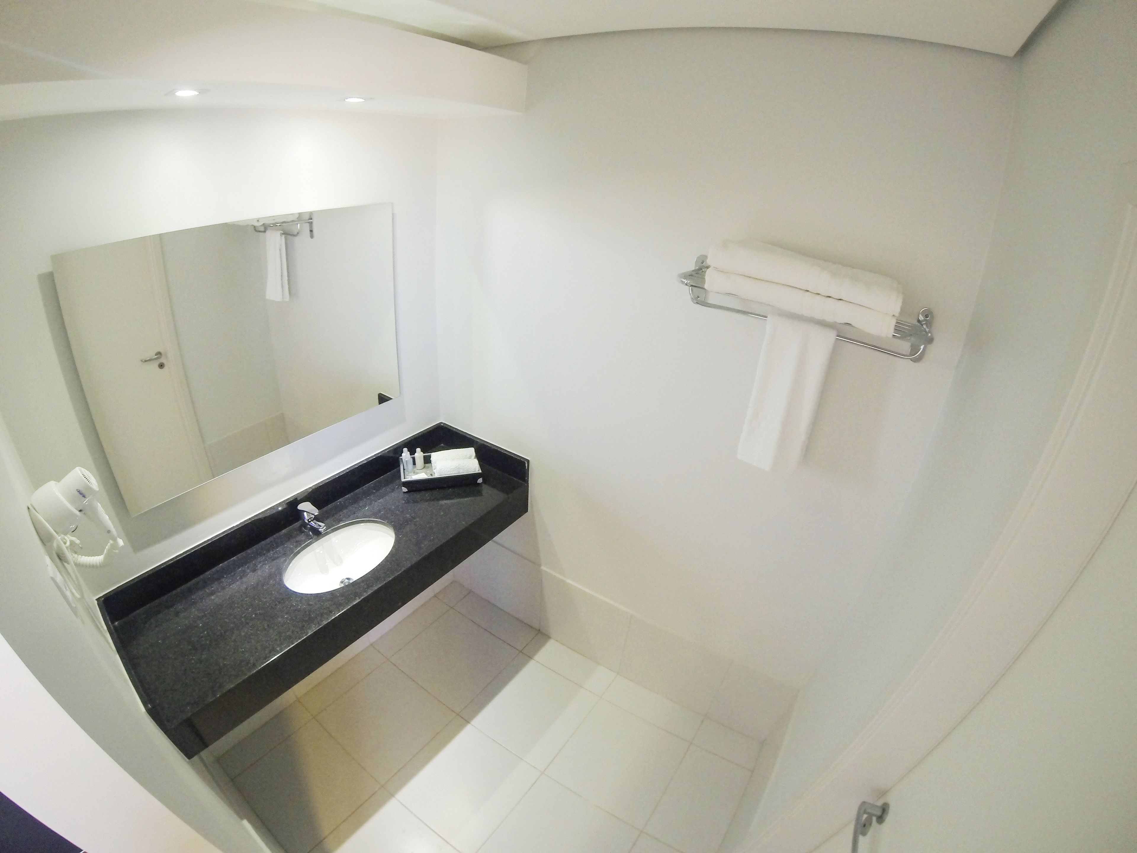 standard single room | bathroom | shower, free toiletries, hair dryer, towels