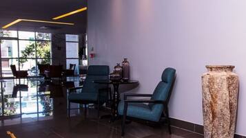 Lounge no saguão