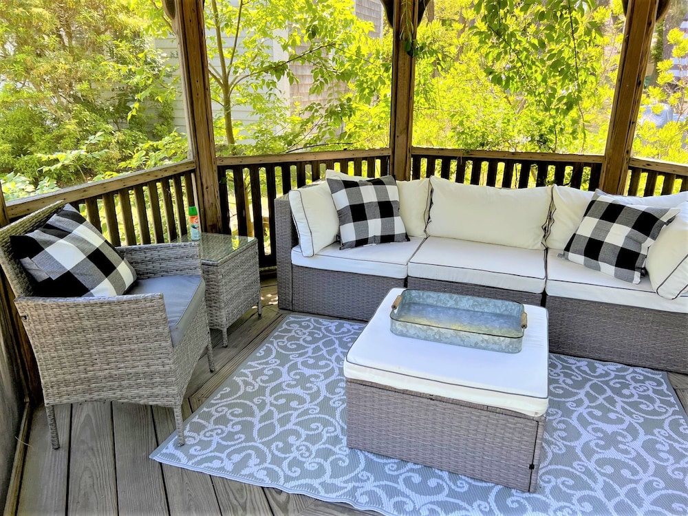 The Seagrove by null