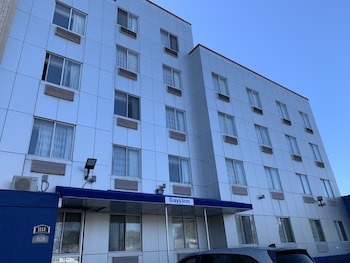 Days Inn by Wyndham Brooklyn Borough Park