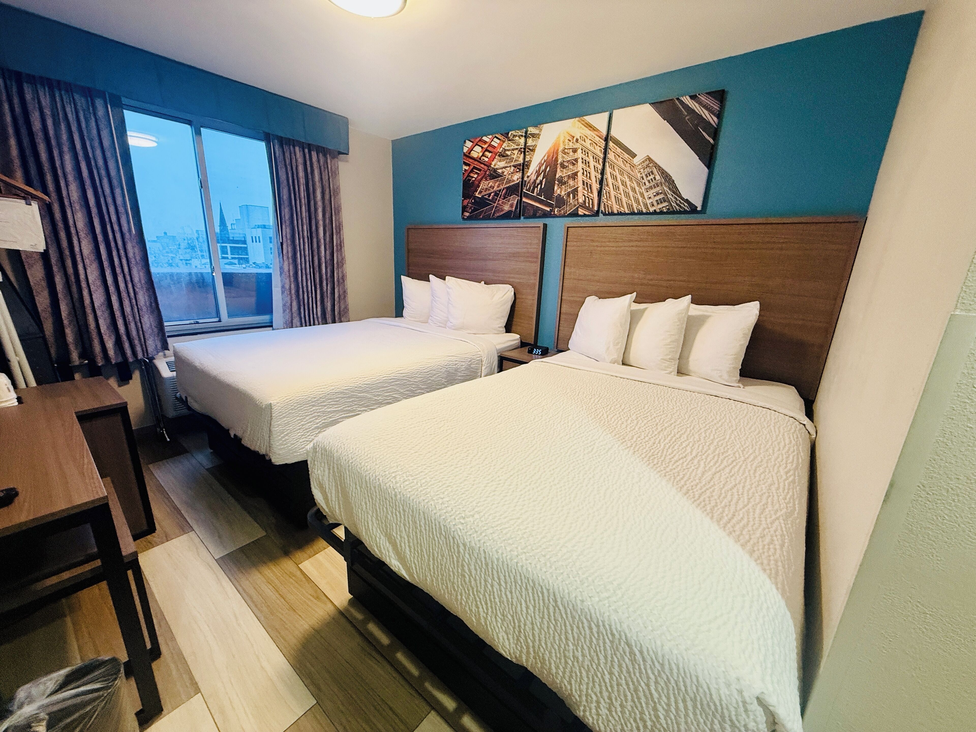 客房, 2 張標準雙人床, 非吸煙房 | 1 間睡房、房內夾萬、書桌、遮光窗簾/窗簾