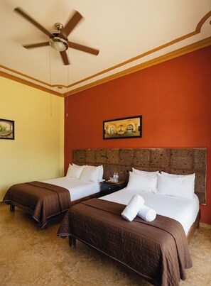 Muebles diferentes, tabla de planchar con plancha y wifi gratis 
