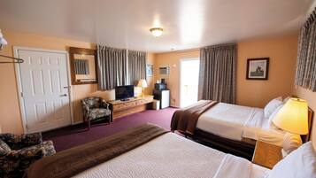 Chambre Deluxe, 2 grands lits | Rideaux occultants, draps fournis