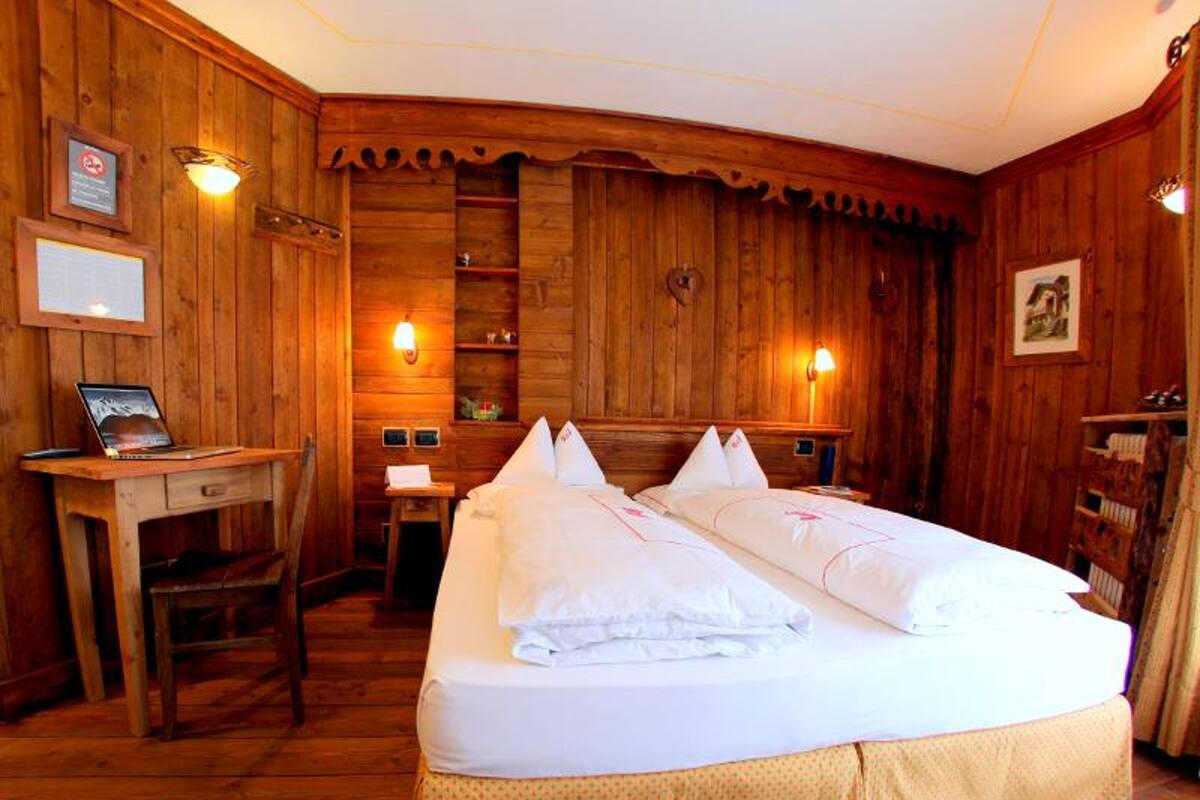Standard Double Room | In-room safe, desk, blackout drapes, cribs (surcharge)