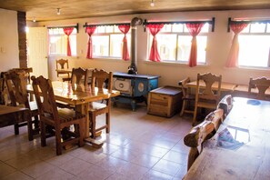 Lunch and dinner served