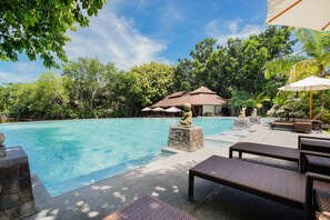 Piscine couverte, piscine extérieure