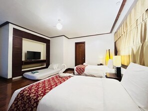 In-room safe, free WiFi, bed sheets