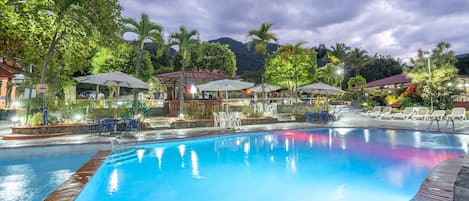 7 piscinas externas