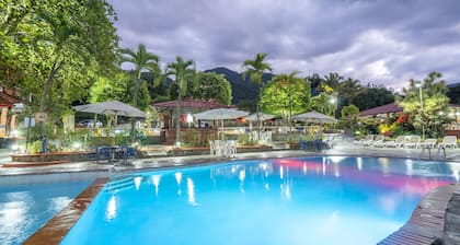 Jarabacoa River Club