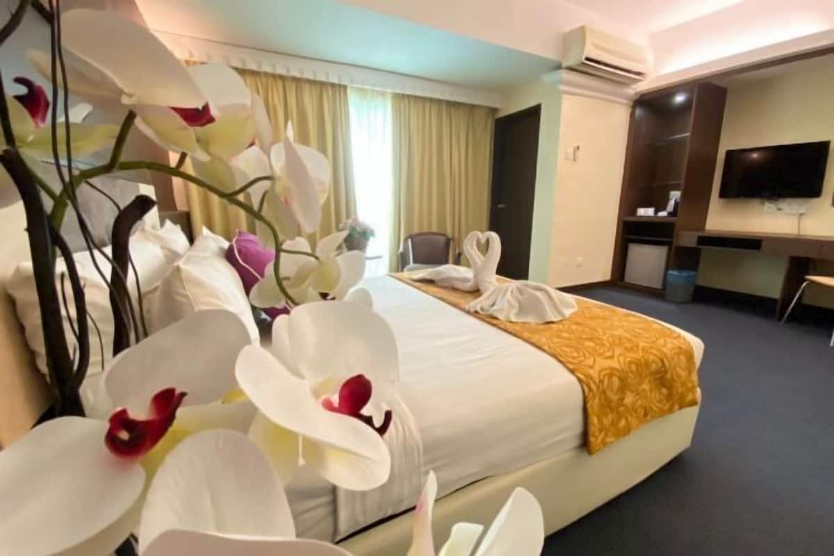In-room safe, iron/ironing board (on request), free WiFi, bed sheets