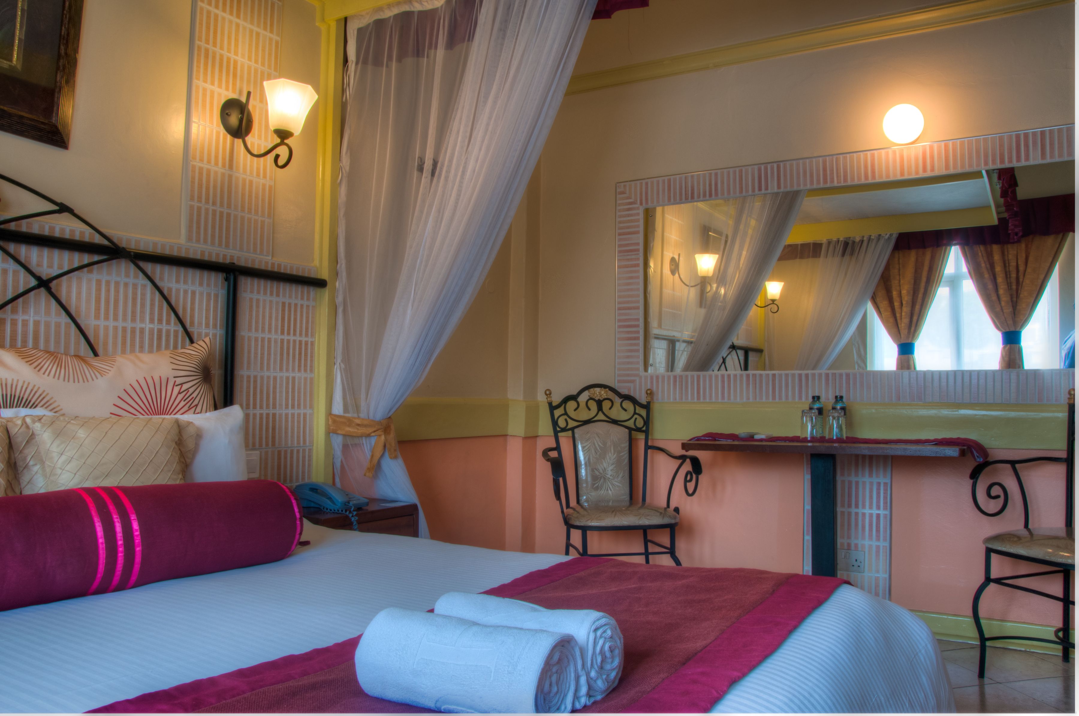 Desk, laptop workspace, soundproofing, free WiFi