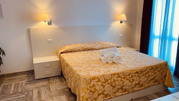 Ropa de cama de alta calidad, colchones con efecto memoria y minibar