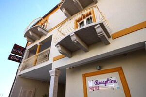 Facciata della struttura