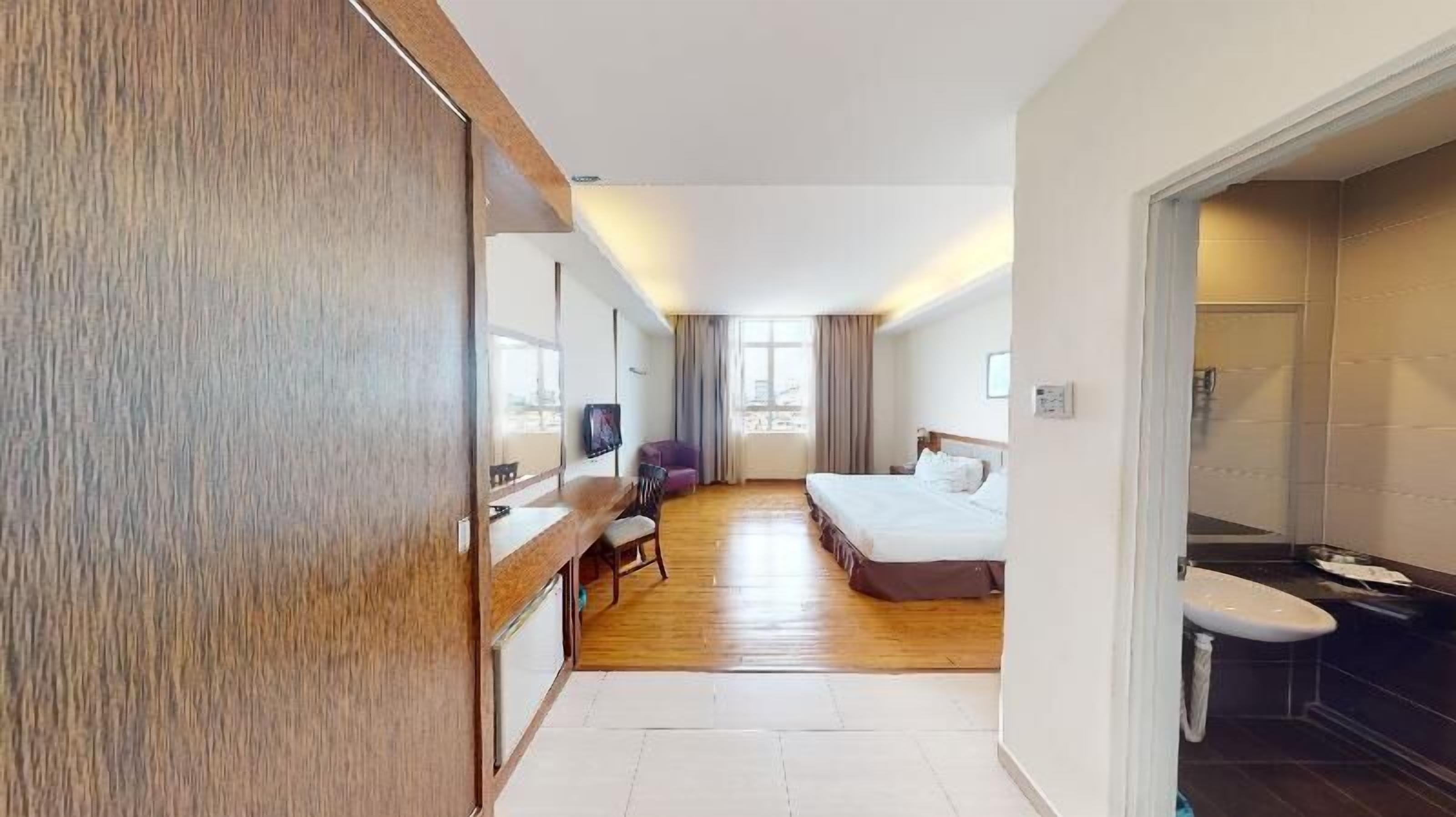 Minibar, schallisolierte Zimmer, Zustellbetten, kostenloses WLAN