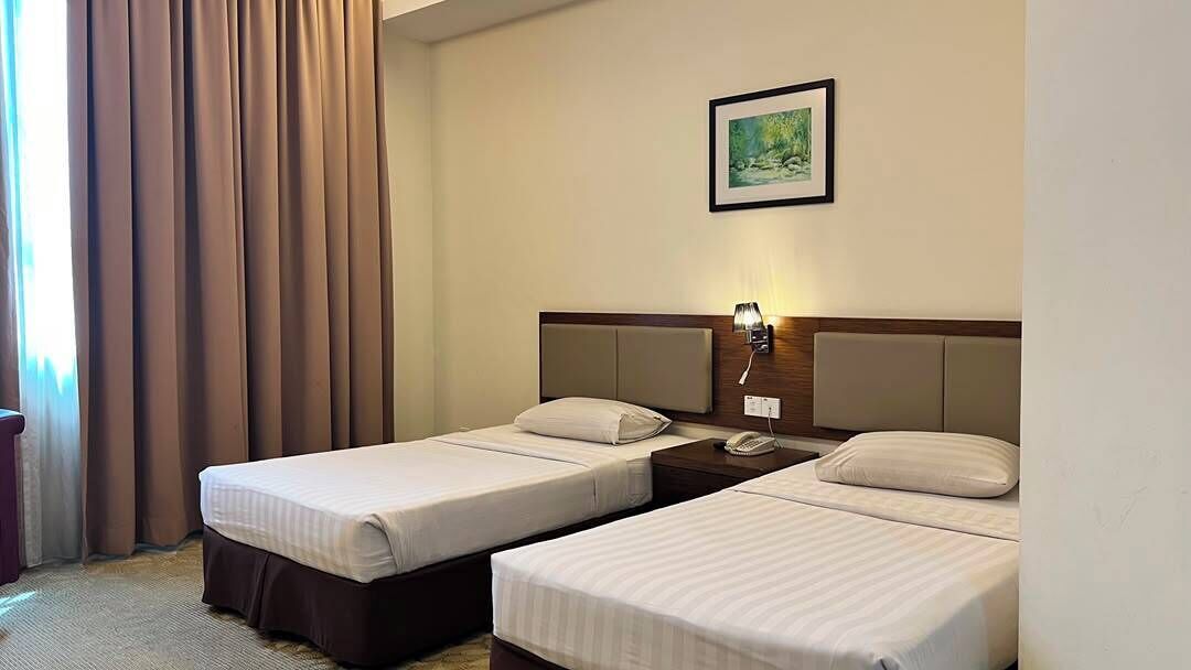 Deluxe Twin Room | Minibar, desk, soundproofing, WiFi (free)