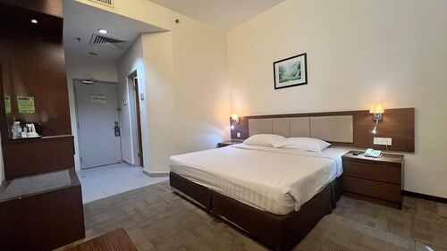 OYO Seemsoon Hotel