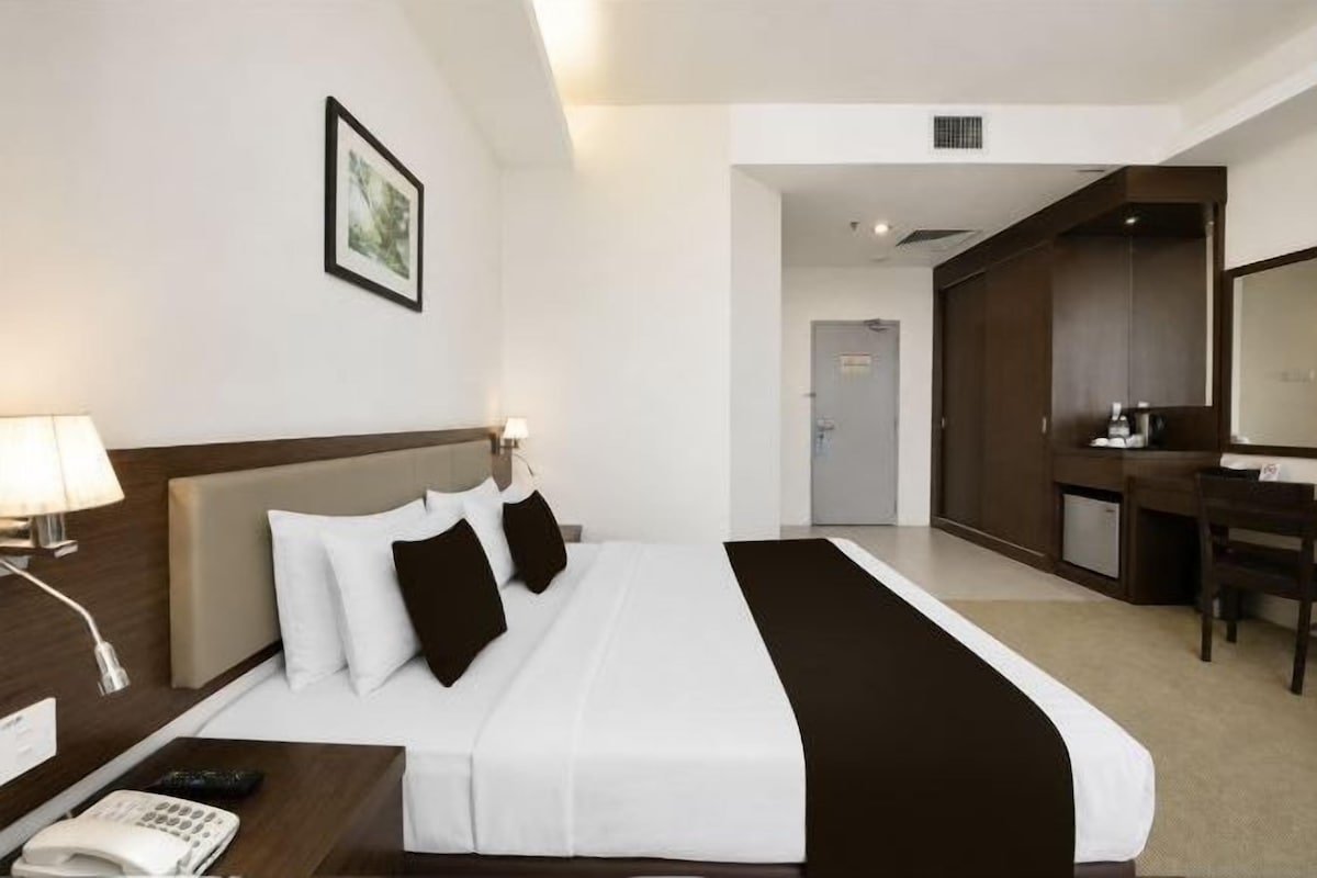 Minibar, bureau, système d’insonorisation, accès au Wi-Fi (inclus)