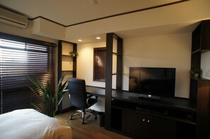 Economy Double Room, Non Smoking | Living area