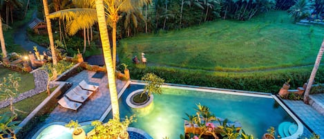 2 piscinas al aire libre, tumbonas
