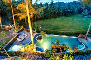 2 outdoor pools, sun loungers - Umasari Rice Terrace Villa (Mengwi)