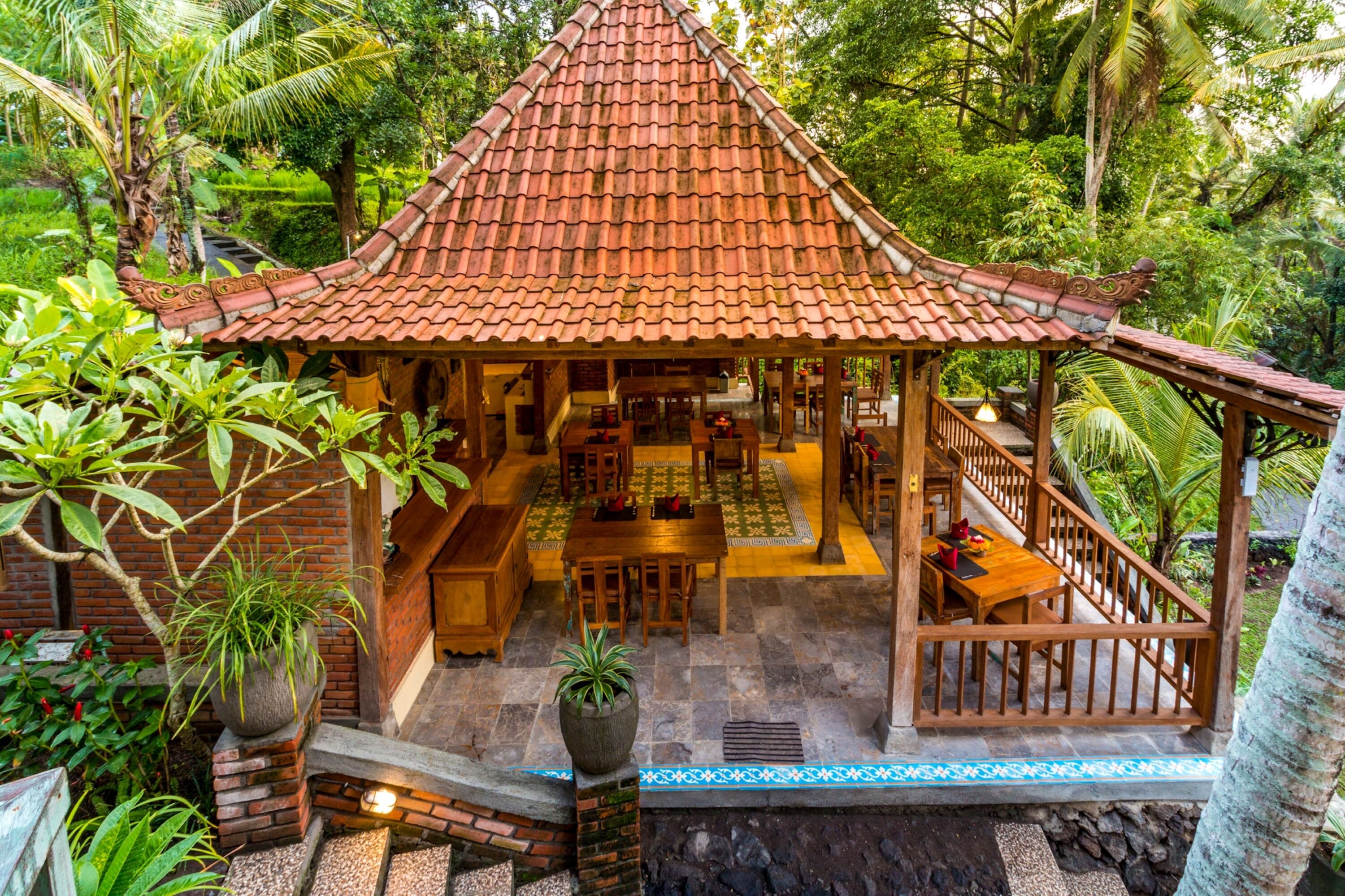 daily cooked-to-order breakfast (idr 95000 per person)