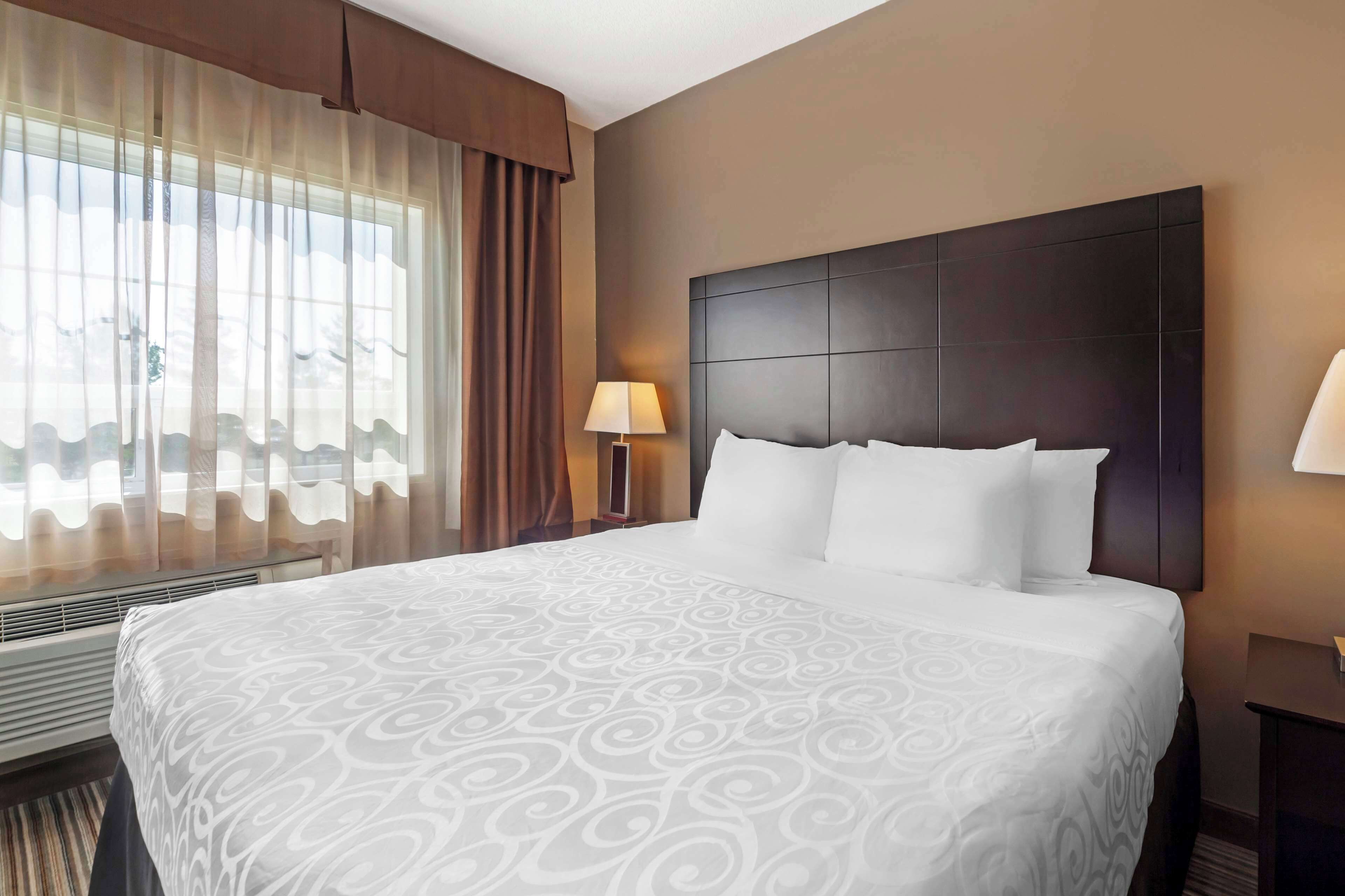 suite, 2 bedrooms, non smoking (with sofabed) | 2 bedrooms, premium bedding, pillow-top beds, desk