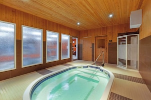 Bañera de hidromasaje interior