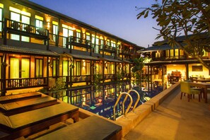 Outdoor pool - Wiang Chang Klan Boutique Hotel (Chiang Mai)