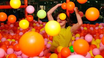 ์ด๋ฆฐ์ด ๋์ด ๊ณต๊ฐ - ์ค๋ด