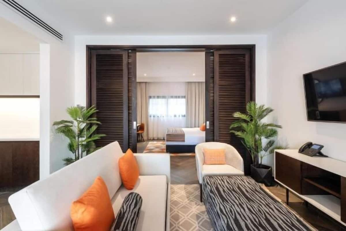 1 chambre, minibar, coffres-forts dans les chambres, bureau