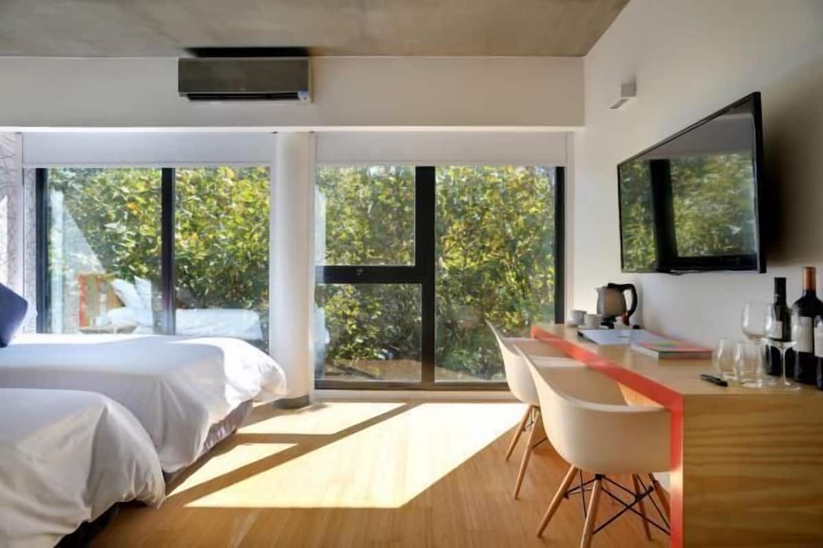 1 bedroom, premium bedding, minibar, in-room safe