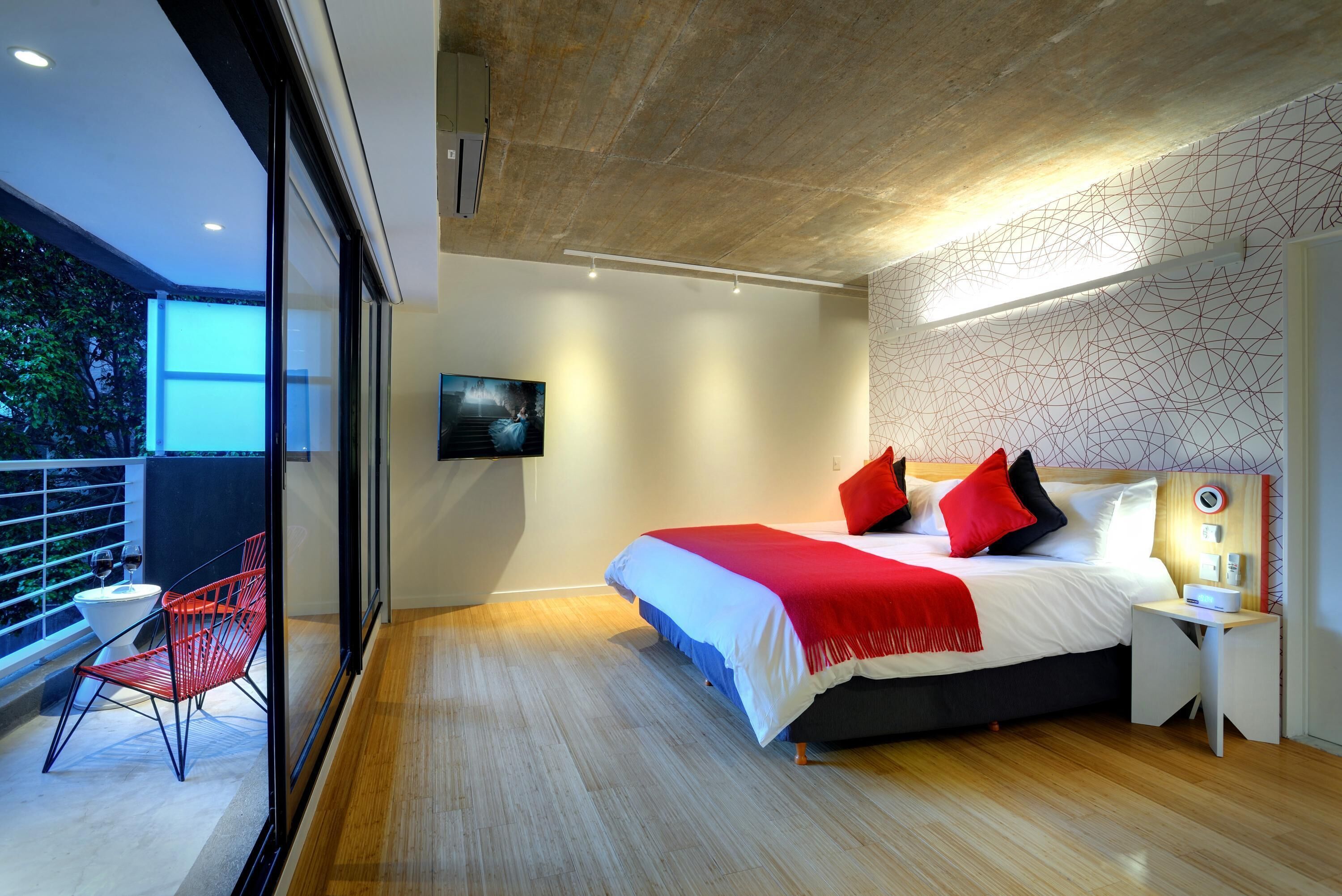 1 bedroom, premium bedding, minibar, in-room safe