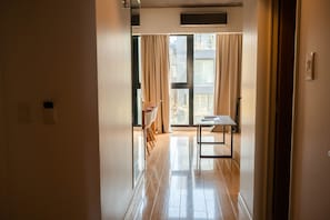 Suite (Master) | 1 bedroom, premium bedding, minibar, in-room safe