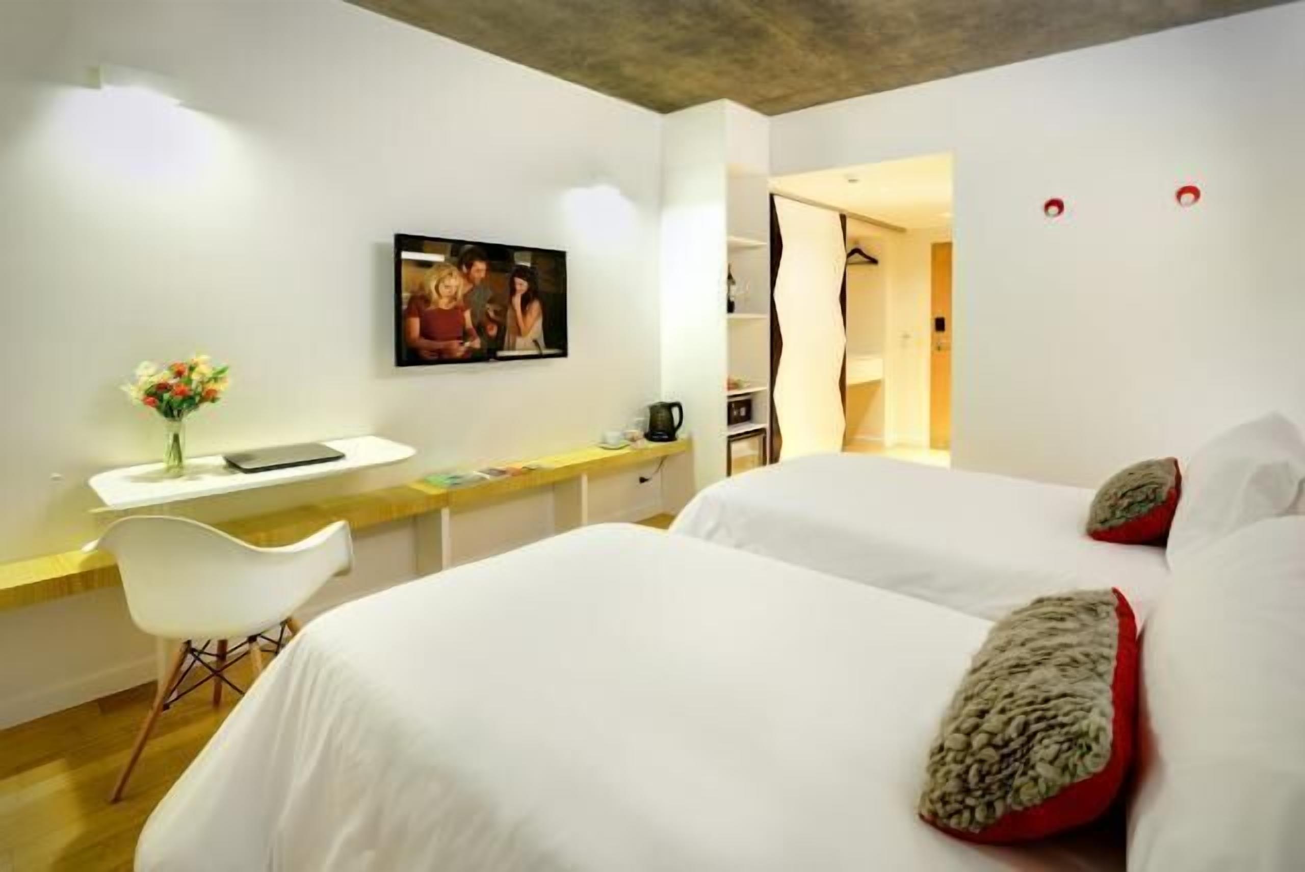 1 bedroom, premium bedding, minibar, in-room safe