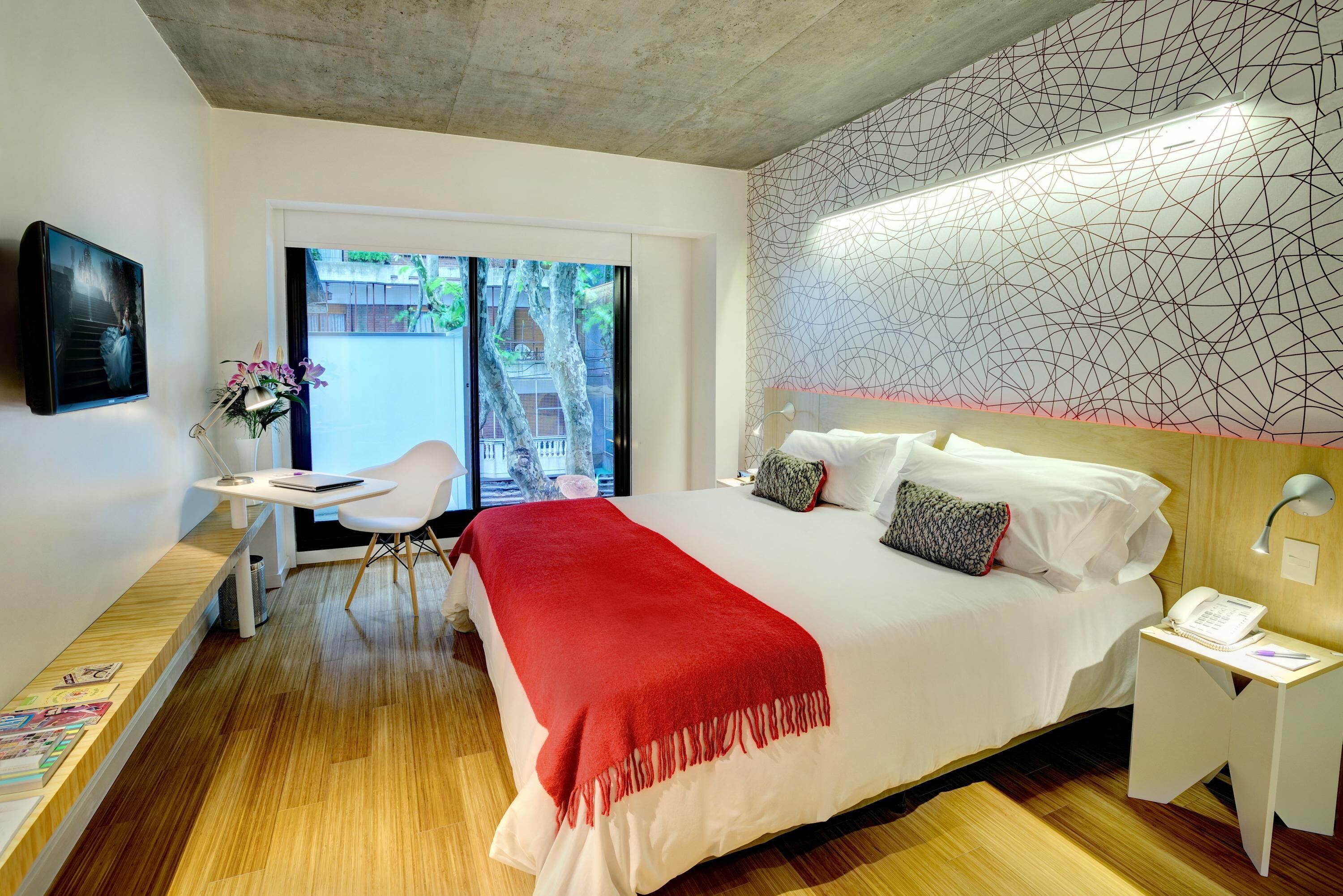 1 bedroom, premium bedding, minibar, in-room safe