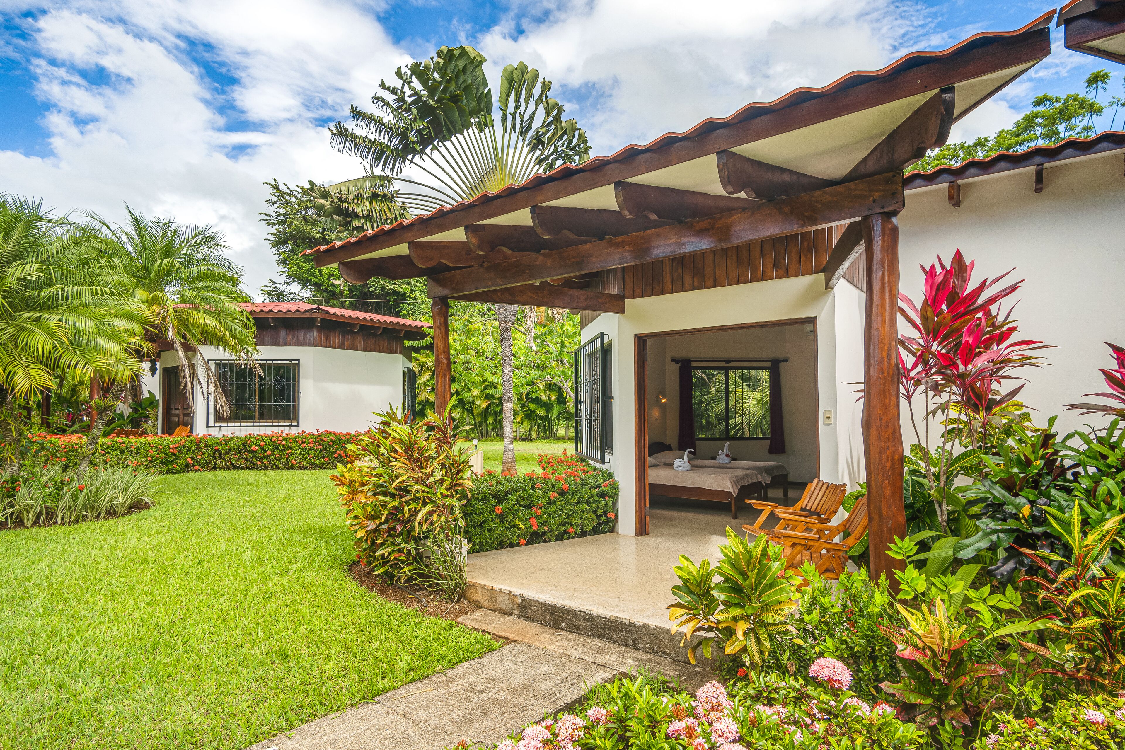 高档床上用品、客房内保险箱、旅行婴儿床、免费 WiFi