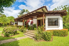 1 quarto, roupas de cama premium, cofres nos quartos, berço de viagem
