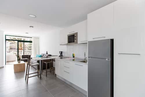 Appartement Supérieur, 2 chambres | Coin cuisine privé | Grand réfrigérateur, micro-ondes, plaque de cuisson