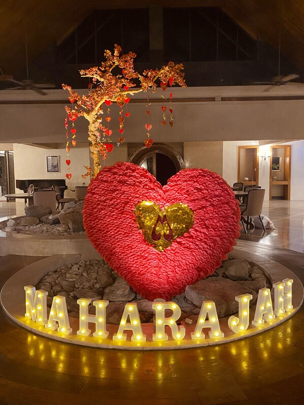 Lobby sitting area - Maharajah Hotel Angeles City (Angeles City)