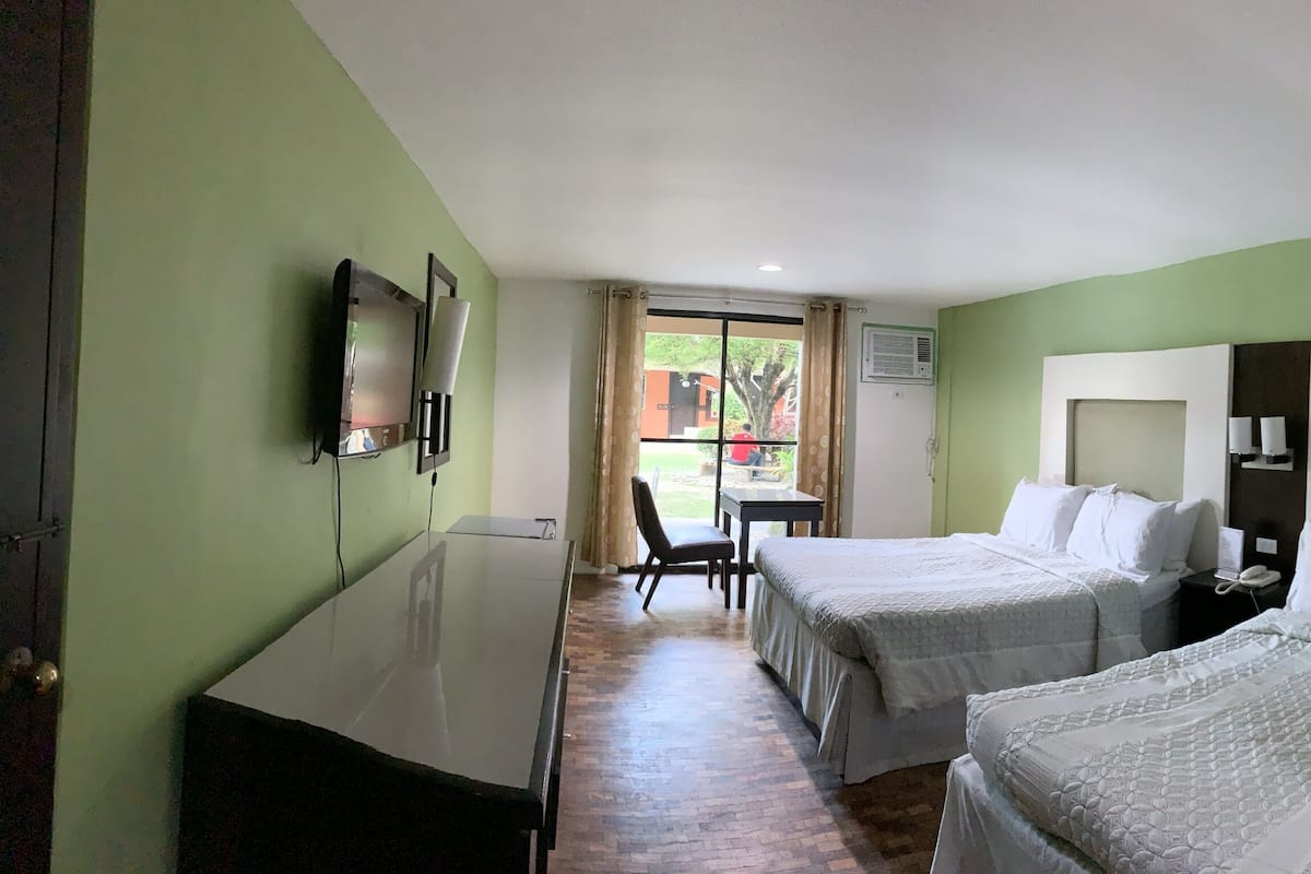 Royal Double or Twin Room | In-room safe, desk, free WiFi, bed sheets