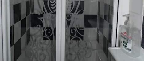 Standard Double or Twin Room, Ensuite | Bathroom