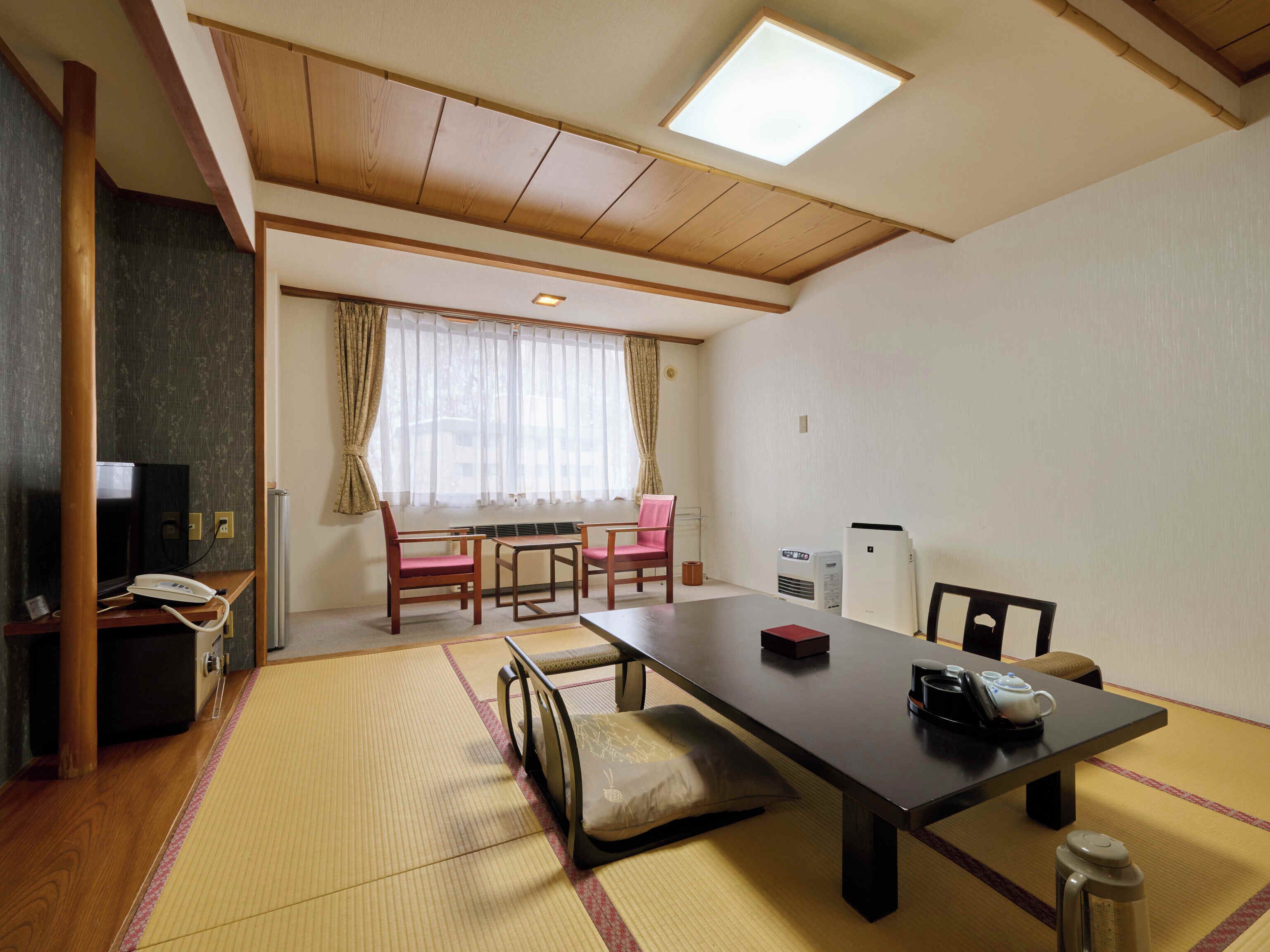 Tradisjonelt rom (Japanese Tatami Room) | Safe på rommet, skrivebord, wi-fi (inkludert) og sengetøy