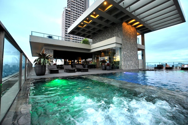 Kolam renang outdoor