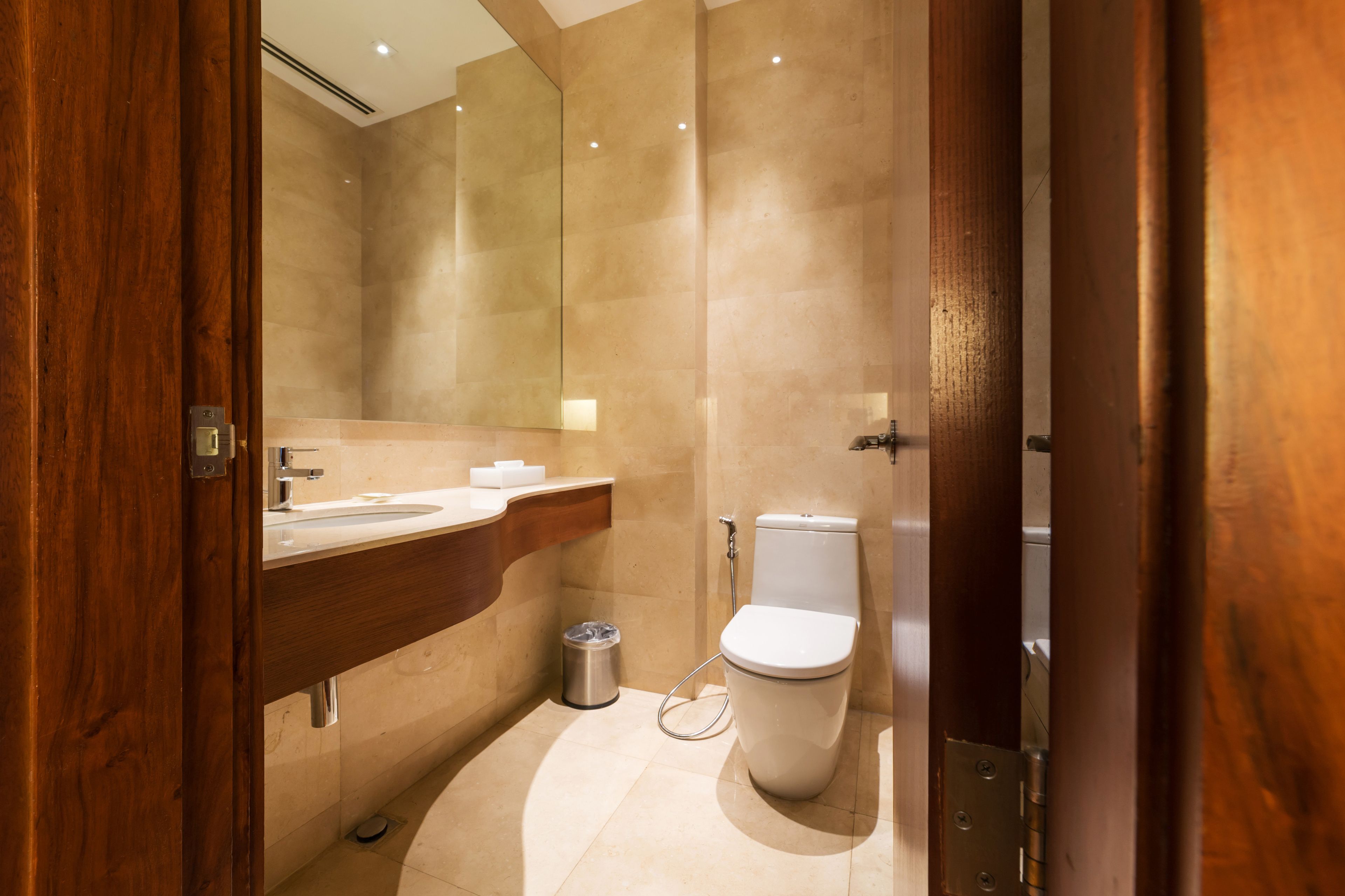 junior suite, 1 king bed | bathroom | deep-soaking bathtub, free toiletries, hair dryer, bathrobes