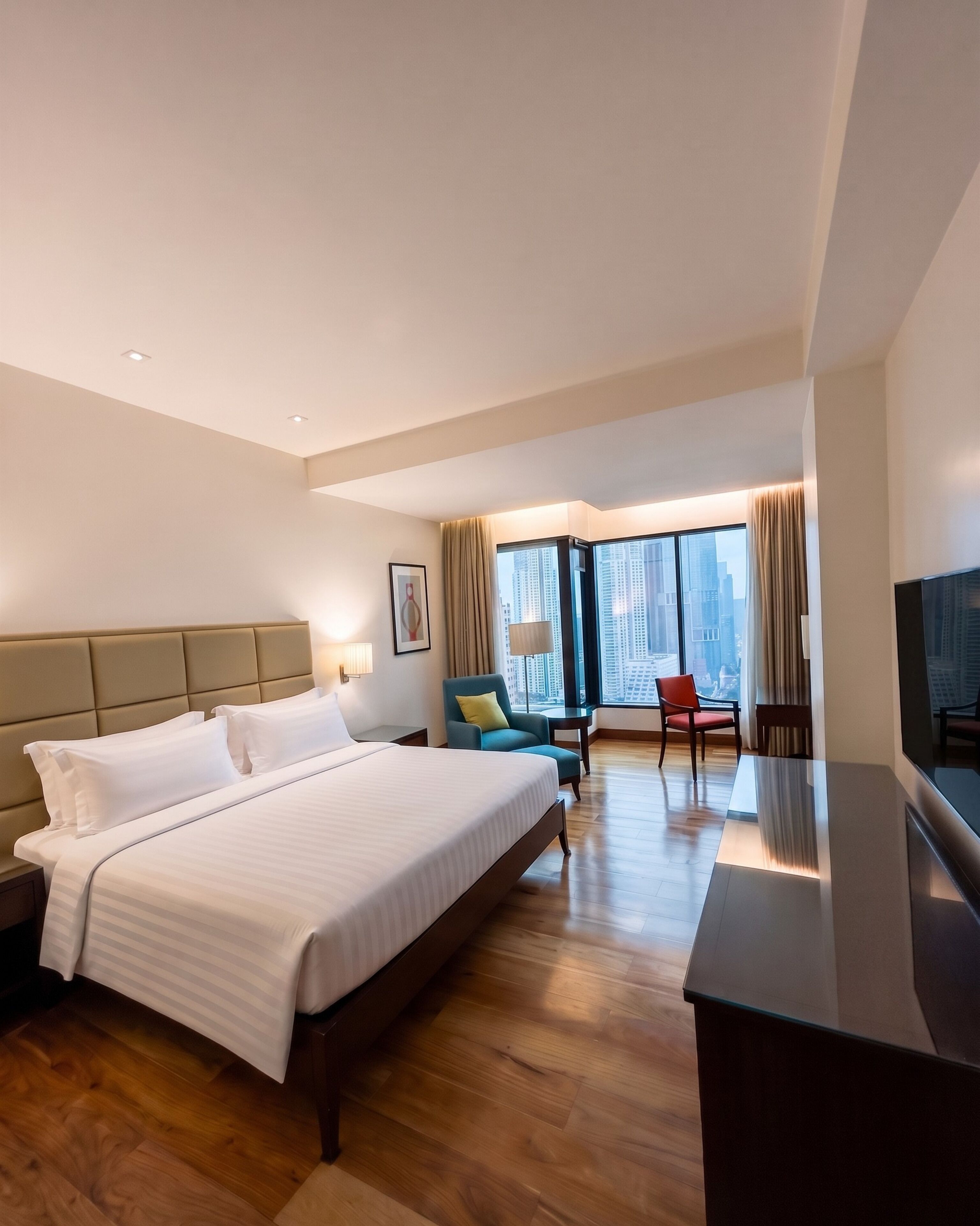 Deluxe Room, 1 King Bed | In-room safe, desk, blackout drapes, iron/ironing board