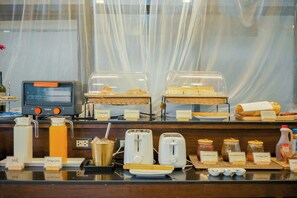 Daily buffet breakfast (THB 300 per person) - Buri Gallery House & Resort (Chiang Mai)