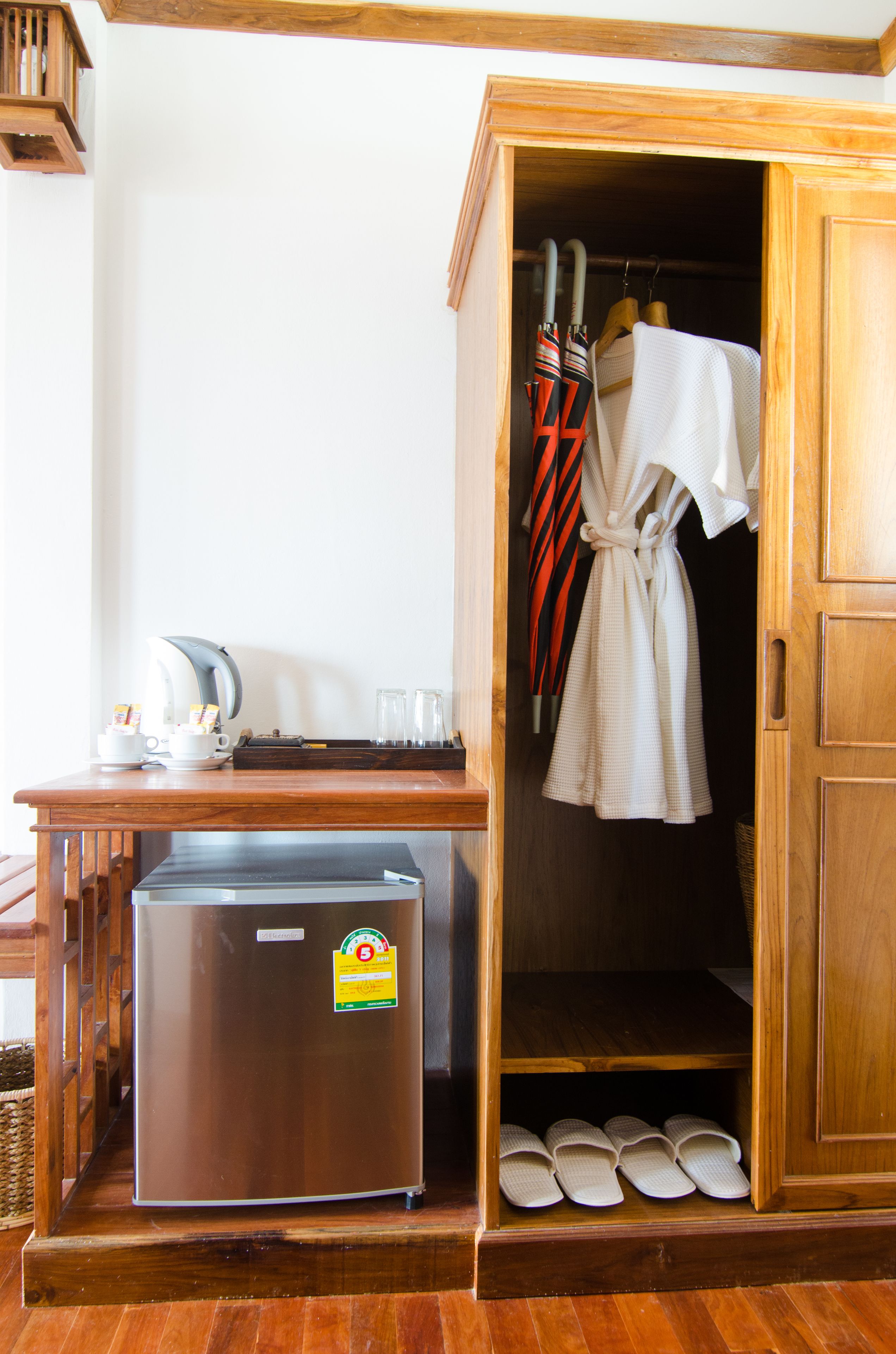 superior with partial sea view villa, free mini bar, free transfer to tonsai pier | room amenity