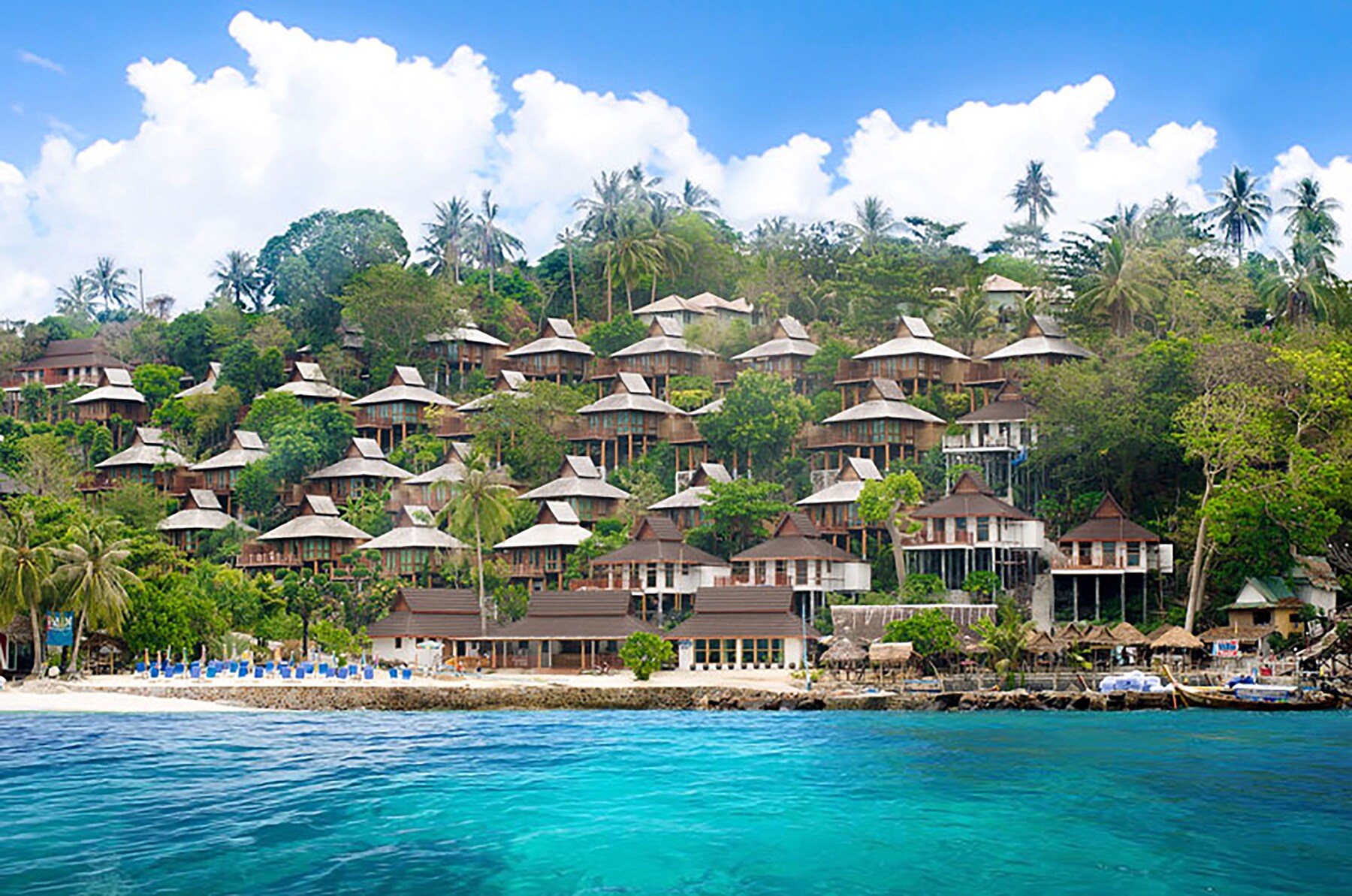 Beach nearby, sun loungers, beach umbrellas, beach towels