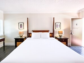 In-room safe, individually decorated, individually furnished - La Casa A North Beach Village Resort Hotel (Fort Lauderdale)