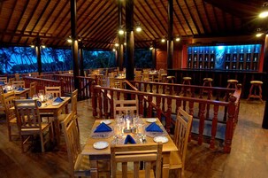 Breakfast, lunch, dinner served; international cuisine 